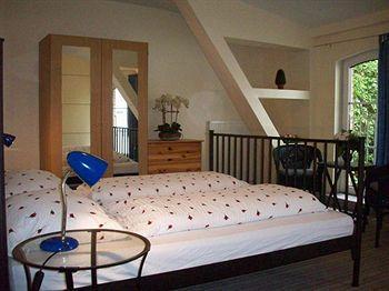 Am Luisenbad Hotel 2*